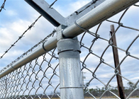 حصار 50x50 میلی متری 1.2 متری پیوند زنجیر روی گالوانیزه داغ با سیم خاردار