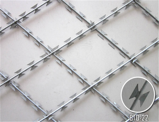 حصار سیم خاردار جوش داده شده ورق فولادی Q235 450MM-750MM ضد خوردگی